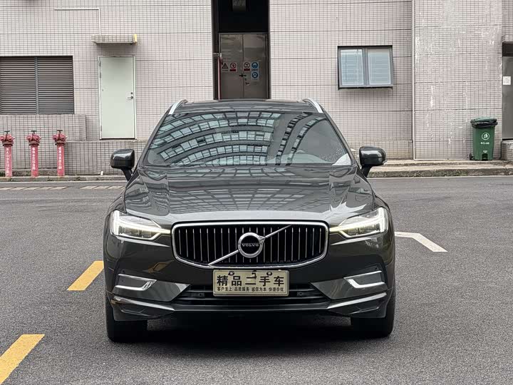 Volvo XC60 2021 T 5 4 WD — фото 1