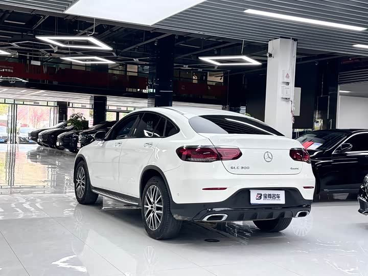 Mercedes-Benz GLC 2023 GLC 300 4 MATIC SUV — фото 17