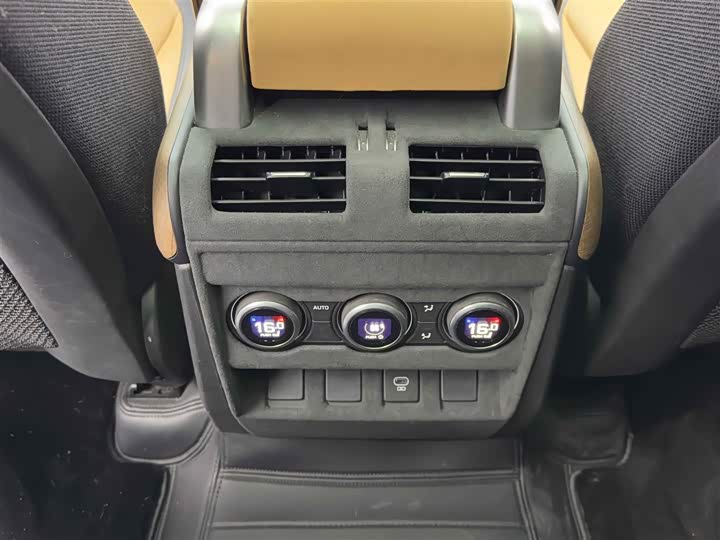 Land Rover Defender — фото 11