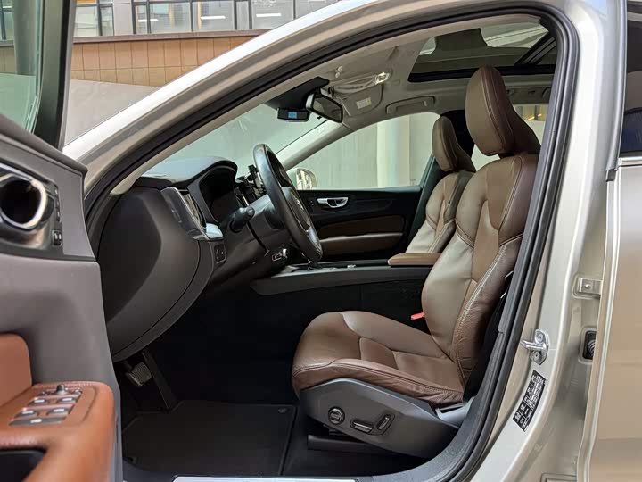 Volvo XC60 2020 T 5 4 WD — фото 9