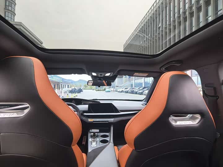 Changan UNI-V 2024 1.5 T Sport — фото 5