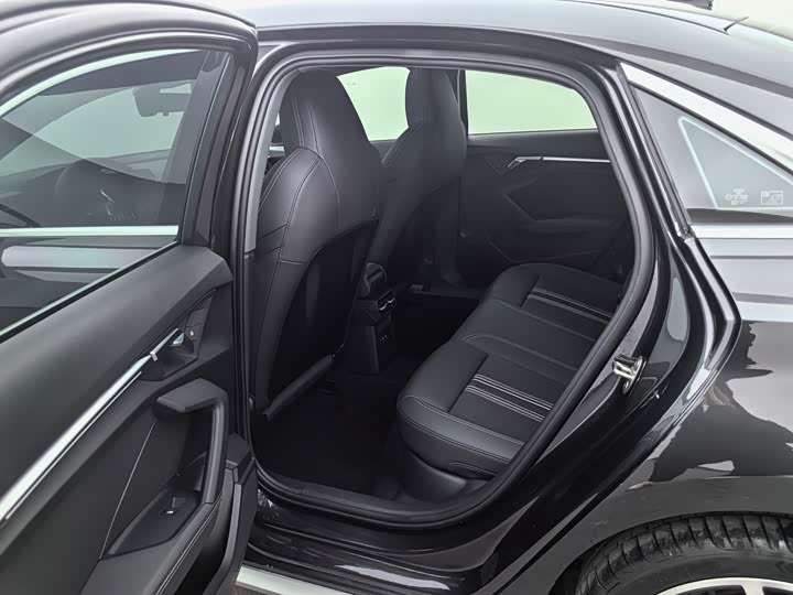 Audi A3 2024 A 3 L Limousine 35 TFSI Sport — фото 12