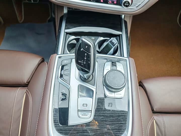 BMW 7 Series 730Li M спортпакет — фото 17