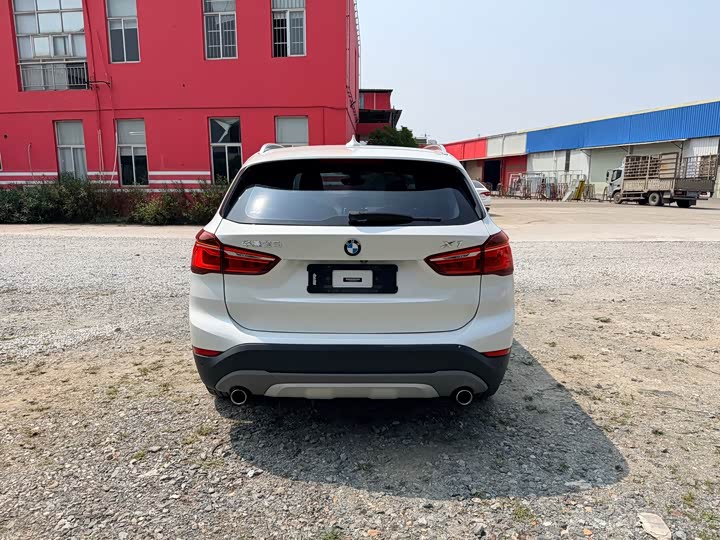 BMW X1 2016 x Drive 20 Li Luxury — фото 6