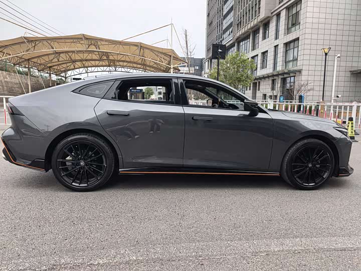 Changan UNI-V 2023 1.5 T — фото 6