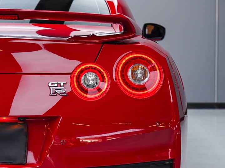 Nissan GT-R 2017 3.8 T — фото 5
