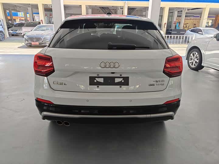 Audi Q2L 2021 35 TFSI — фото 4