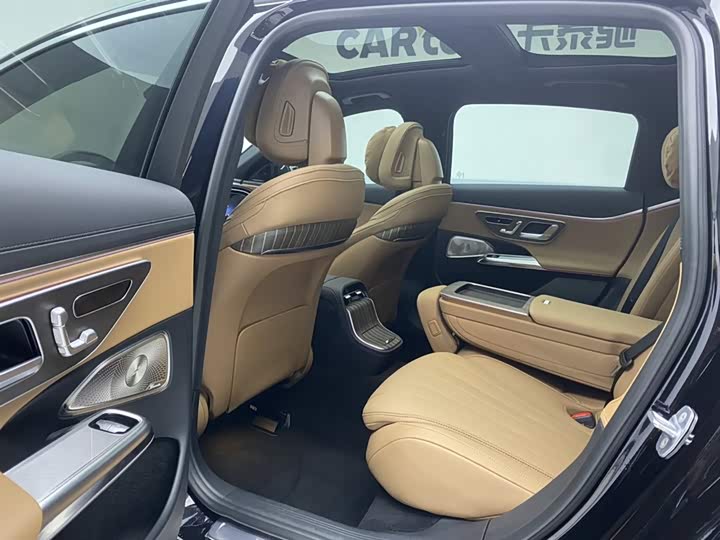 Mercedes-Benz E-Class 2024 E 300 L Luxury — фото 24