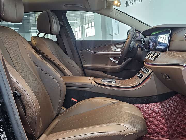 Mercedes-Benz E-Class 2019 E 300 L — фото 6