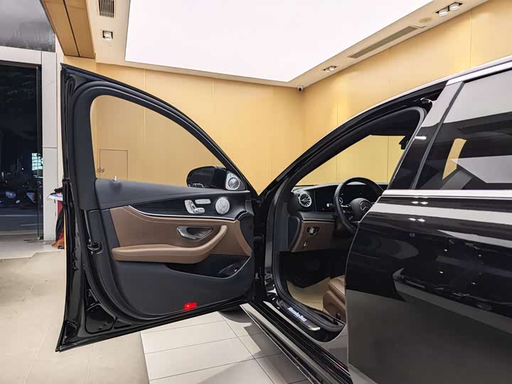 Mercedes-Benz E-Class 2023 E 300 L — фото 7