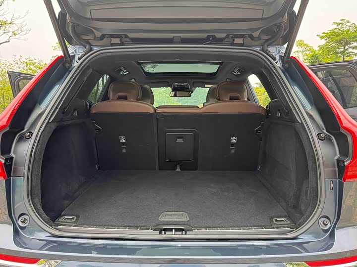 Volvo XC60 2021 T 5 4 WD — фото 24