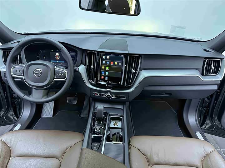 Volvo XC60 2022 B 5 4 WD — фото 12