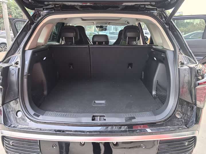 Hongqi HS3 PHEV 2025 117km — фото 15