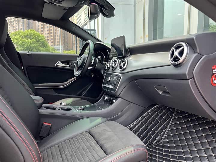 Mercedes-Benz CLA — фото 19