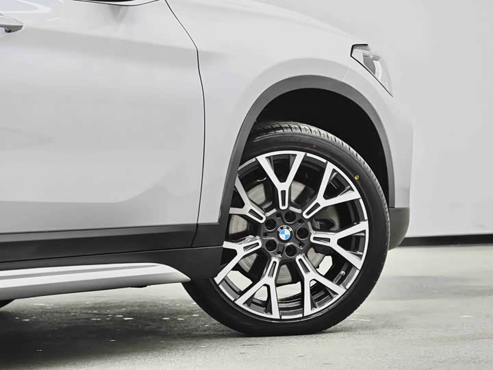 BMW X1 2022 x Drive 25 Li — фото 9