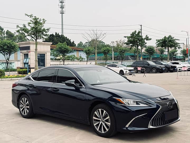 Lexus ES 2020 200 — фото 3