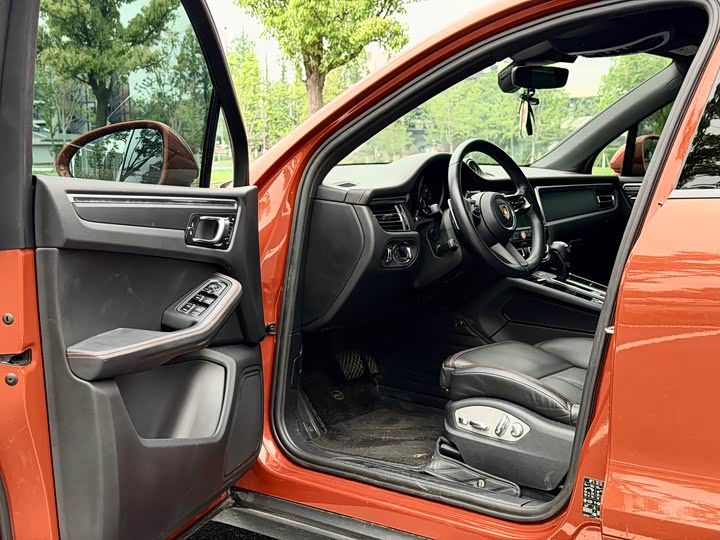 Porsche Macan 2022 Macan 2.0 T — фото 10