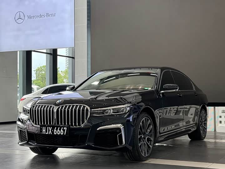 BMW 7-Series 2021 740 Li Leading M