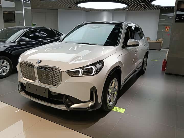 BMW i X 1 2023 e Drive 25 L X