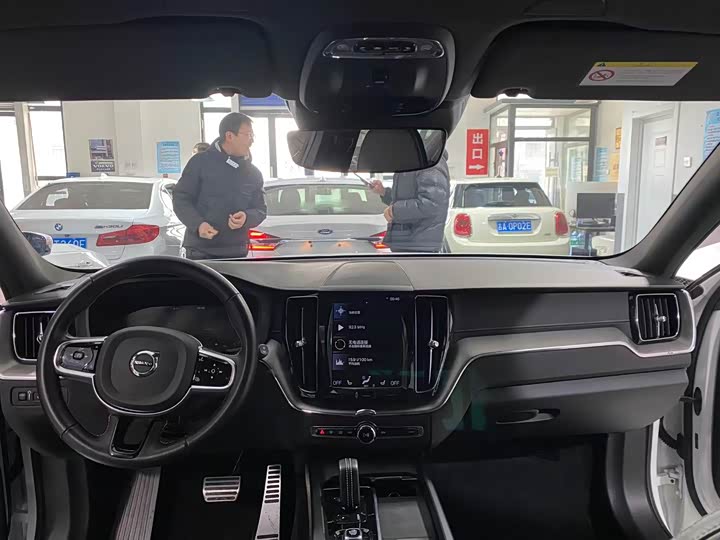 Volvo XC60 Hybrid 2021 T 8 E Hybrid — фото 13