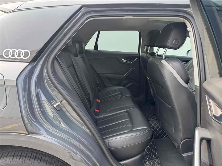 Audi Q2L 2020 35 TFSI — фото 7