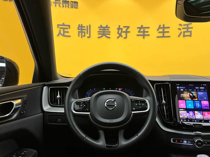 Volvo XC60 2023 B 5 4 WD — фото 12
