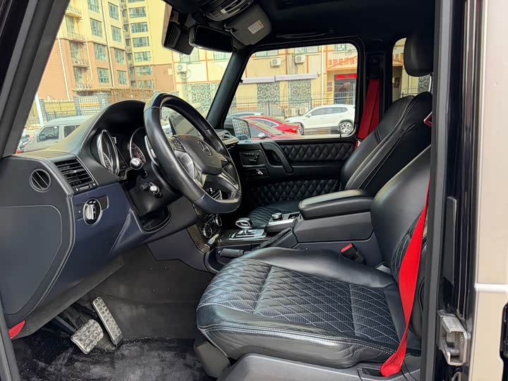 Mercedes-Benz G-Class 2018 AMG G 63 — фото 10