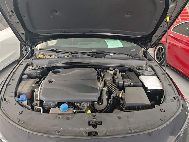 Changan UNI-V 2024 1.5 T Premium — фото 10