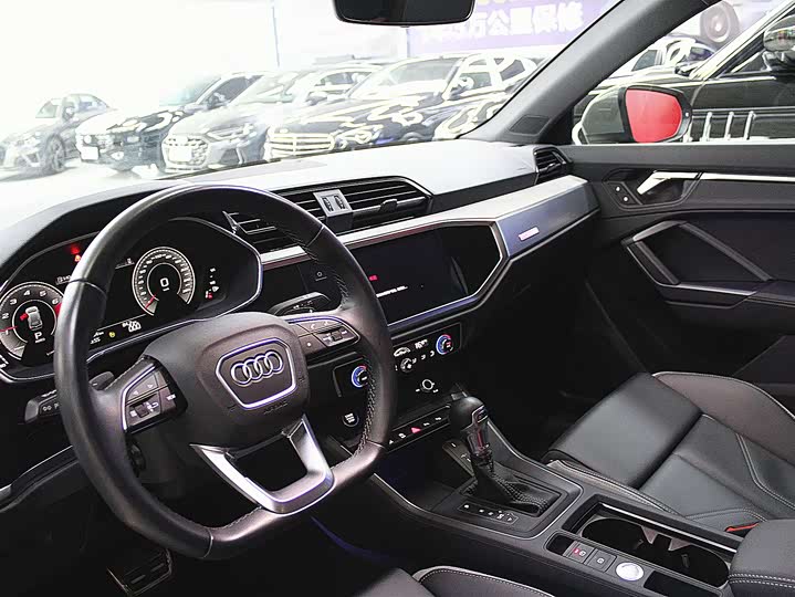 Audi Q3 2024 40 TFSI — фото 5
