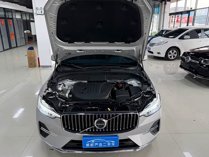 Volvo XC60 2022 B 5 4 WD — фото 13