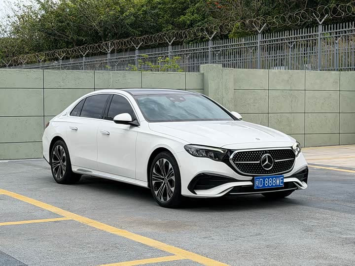 Mercedes-Benz E-Class 2024 E 300 L Sport — фото 1