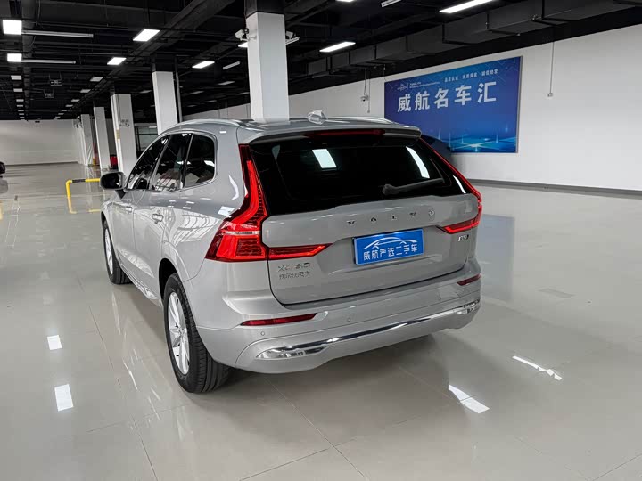 Volvo XC60 2022 B 5 4 WD — фото 3