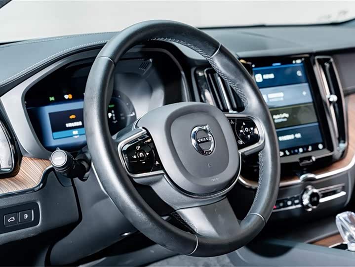 Volvo XC60 Hybrid 2023 T 8 PHEV 4 WD — фото 12