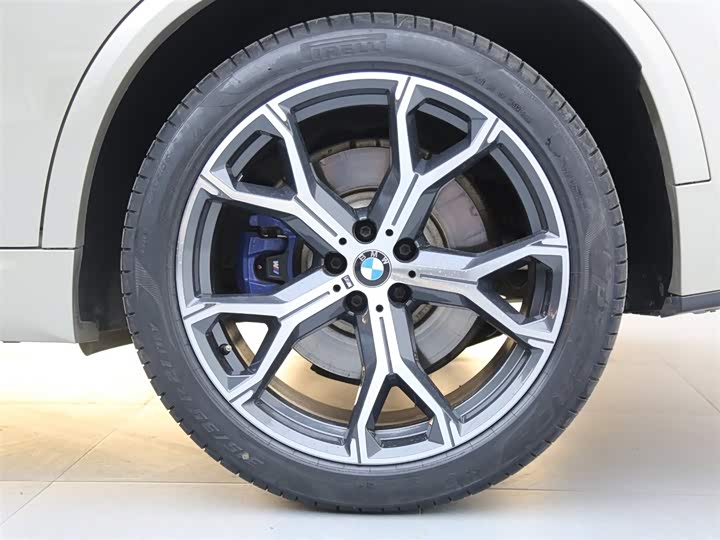BMW X5 2019 x Drive 40i M — фото 18