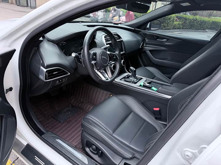 Jaguar XEL 2021 2.0 T 200 PS R-DYNAMIC — фото 9