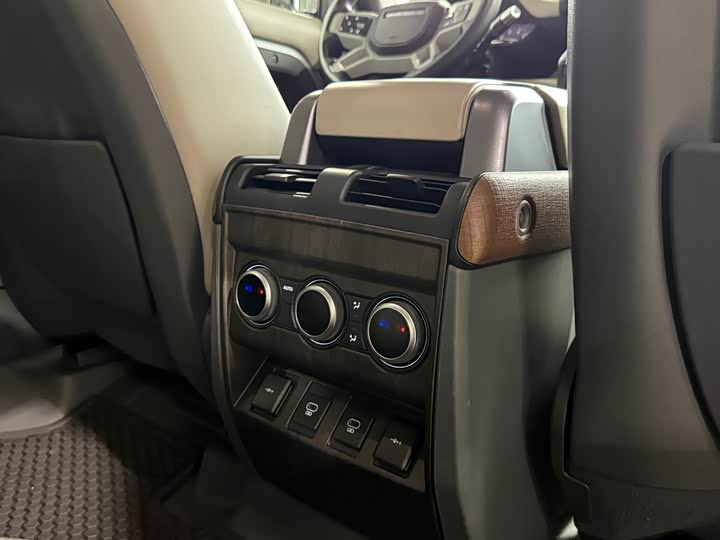 Land Rover Defender — фото 19