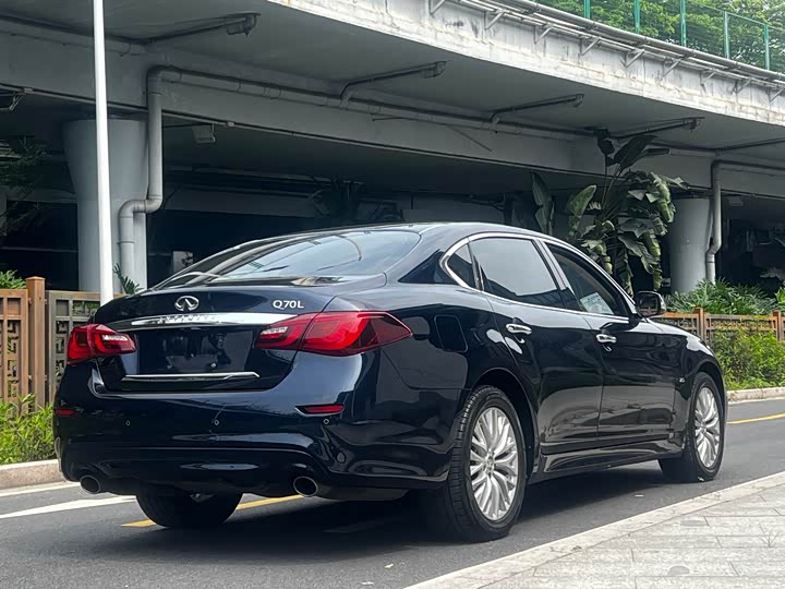 Infiniti Q70 2015 Q 70 L 2.5 L — фото 12