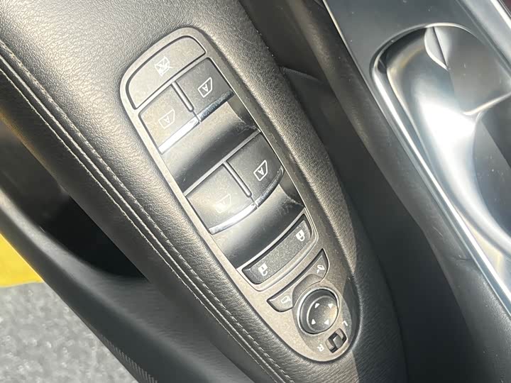 Infiniti Q70 2015 Q 70 L 2.5 L — фото 19