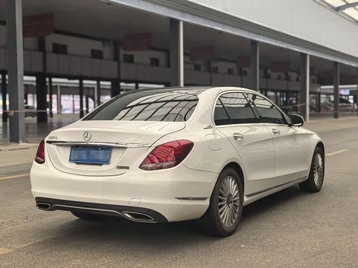Mercedes-Benz C-Class 2015 C 200 L — фото 11