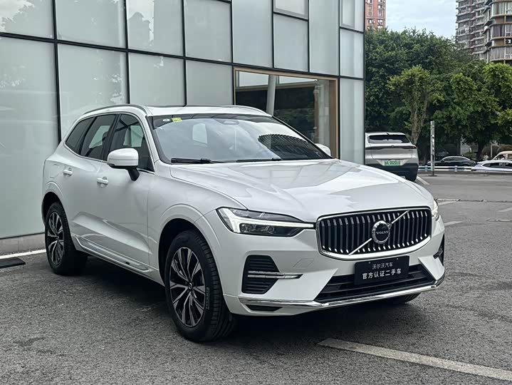 Volvo XC60 2024 B 5 4 WD — фото 3
