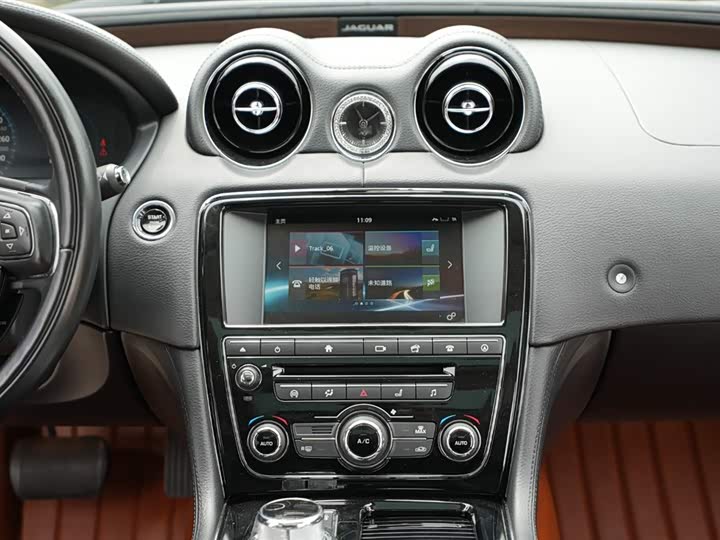 Jaguar XJ 2016 XJL 3.0 SC 2 WD — фото 17