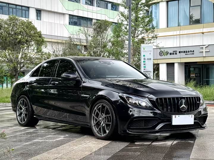 Mercedes-Benz C-Class 2017 AMG C 63 — фото 3