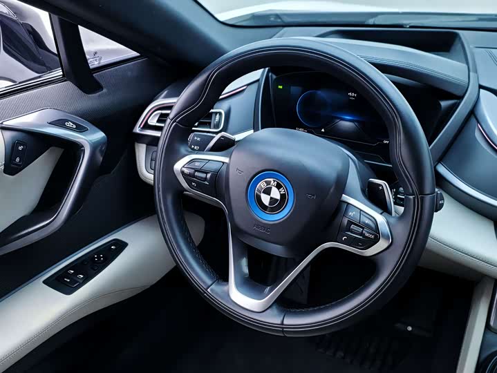 BMW i8 2014 Standard — фото 28