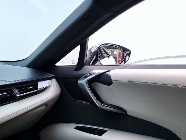 BMW i8 2014 Standard — фото 25