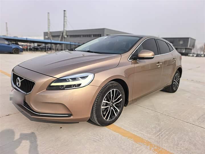 Volvo V40 2017 T 3 — фото 1