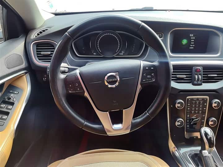 Volvo V40 2017 T 3 — фото 3