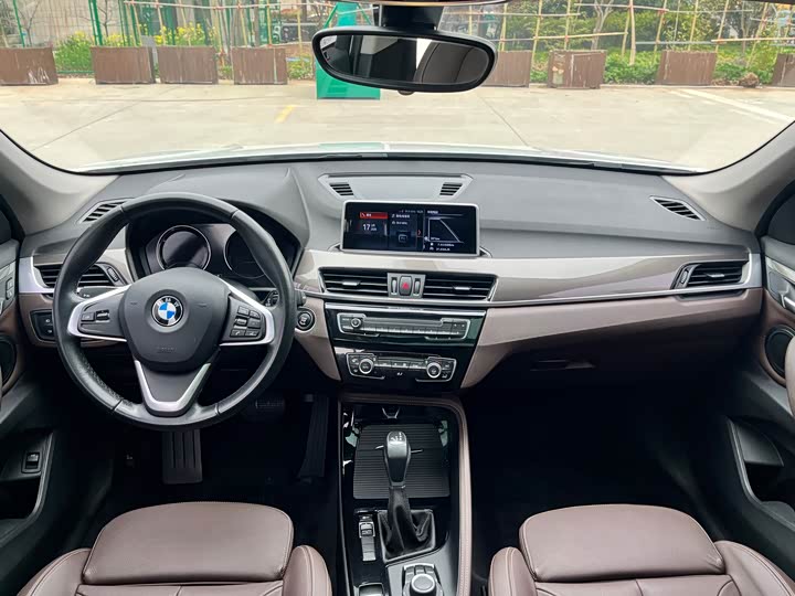 BMW X1 2019 s Drive 18 Li — фото 18