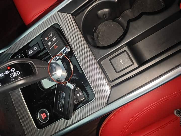 Jaguar XEL 2022 2.0 T 250 PS R-DYNAMIC S — фото 17