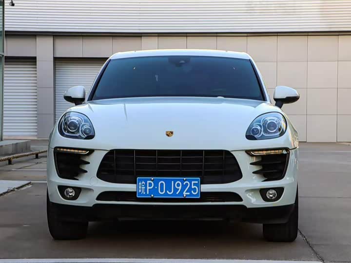 Porsche Macan 2017 Macan 2.0 T — фото 2