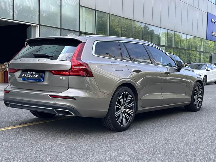 Volvo V60 2021 B 5 — фото 5